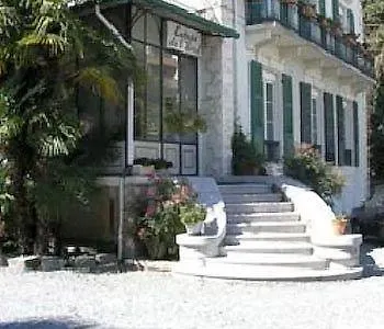 Montilleul - Primrose Pau